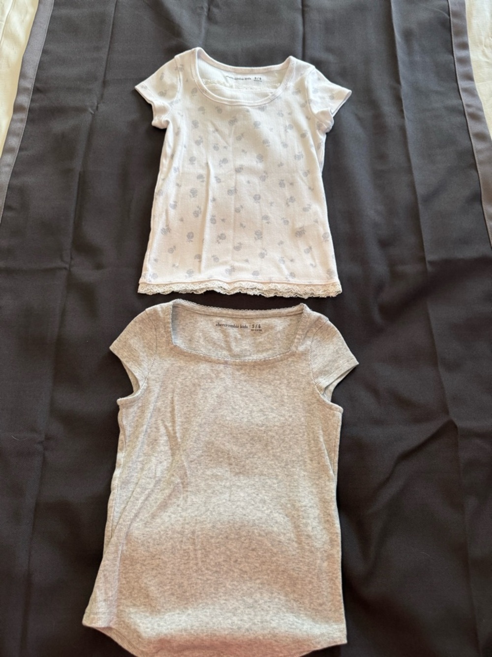 abercrombie kids Bundle of 2 Girls' Tees,Floral Pointelle & Square Neck Size 5/6